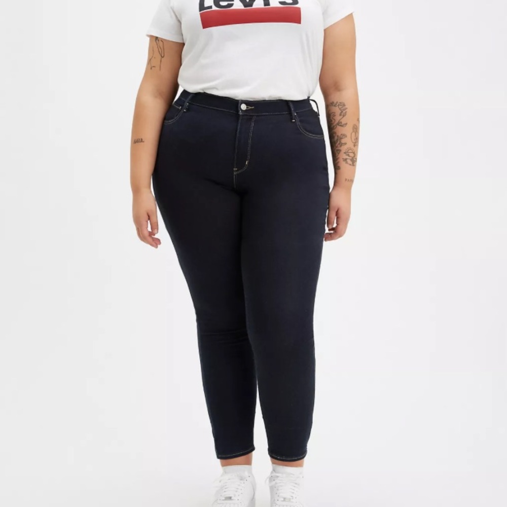 LEVI’S 720 HIGH RISE SUPER SKINNY WOMEN'S DARK WASH JEANS